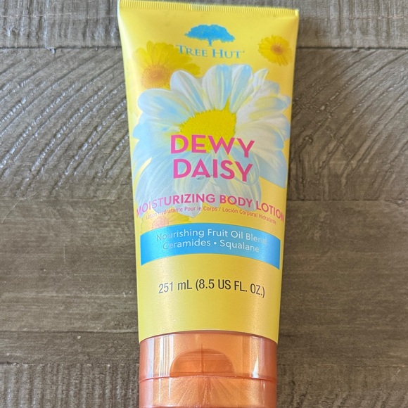 Tree Hut beauty bundle - All New items! - Picture 2 of 5